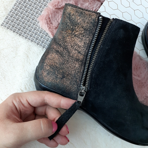 Dansko Metallic Boots Two Tone Leather Comfort Side Zip Ankle Booties 36 - Picture 12 of 13